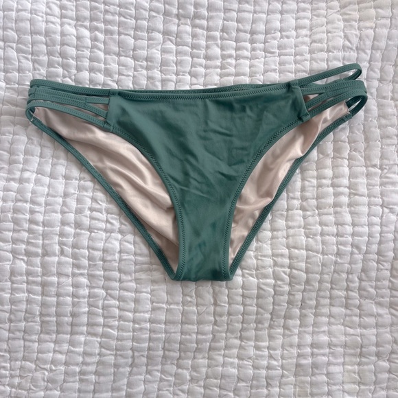 Bathing suit bottom - Picture 1 of 1